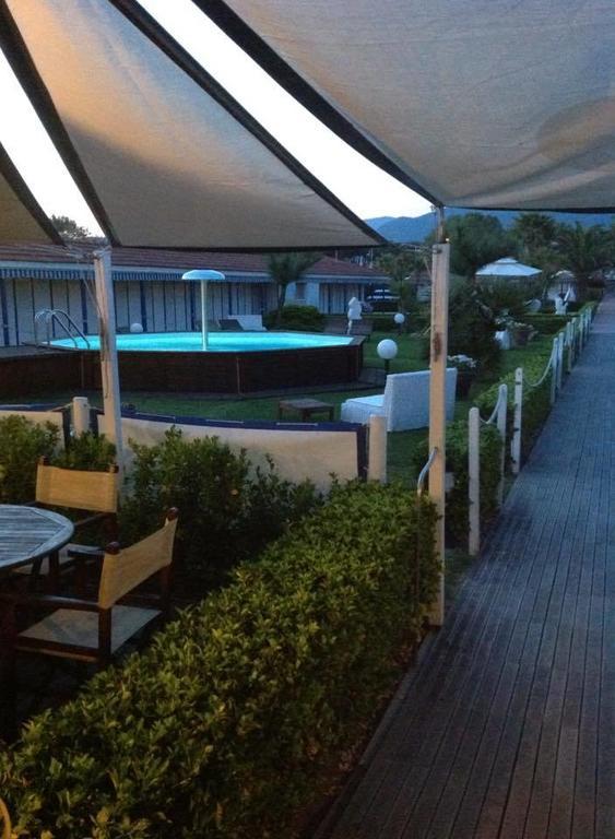 Bed & Breakfast Venezia Marina Di Carrara Extérieur photo