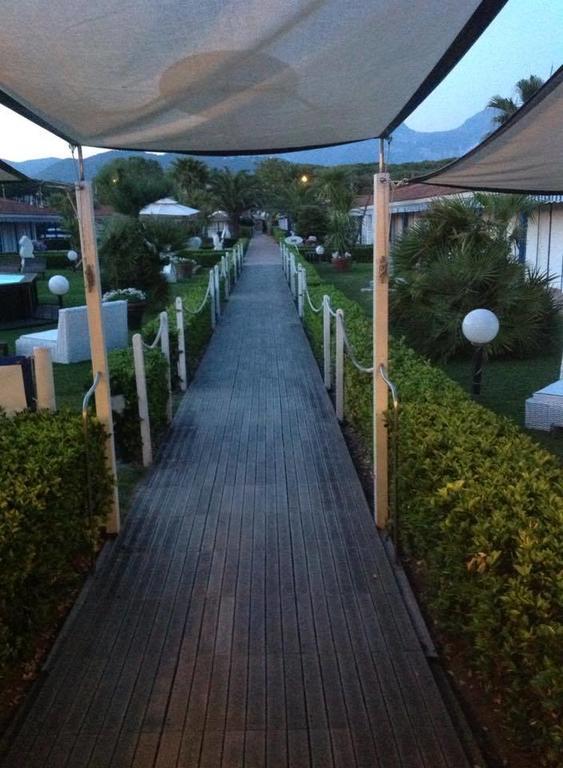 Bed & Breakfast Venezia Marina Di Carrara Extérieur photo