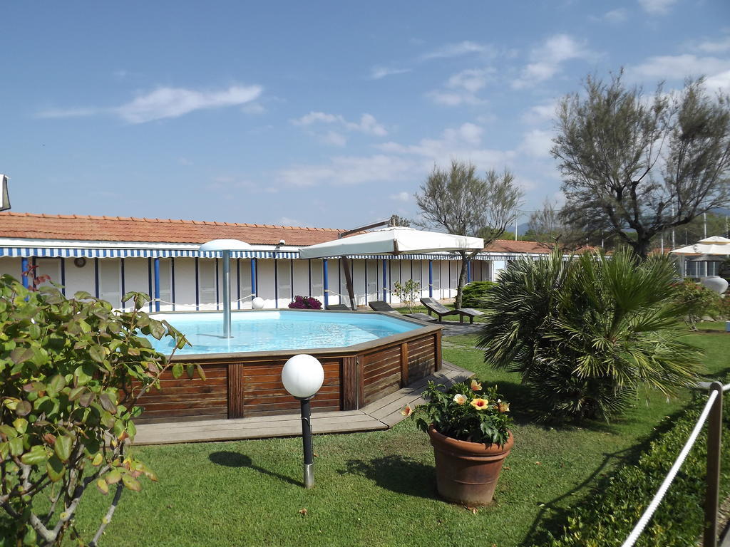 Bed & Breakfast Venezia Marina Di Carrara Extérieur photo